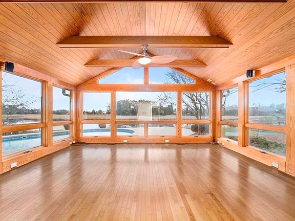 3rd image of 1328 Malmgren Ct