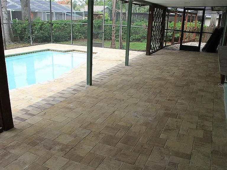 1939 Arvis Cir W — Photo 28