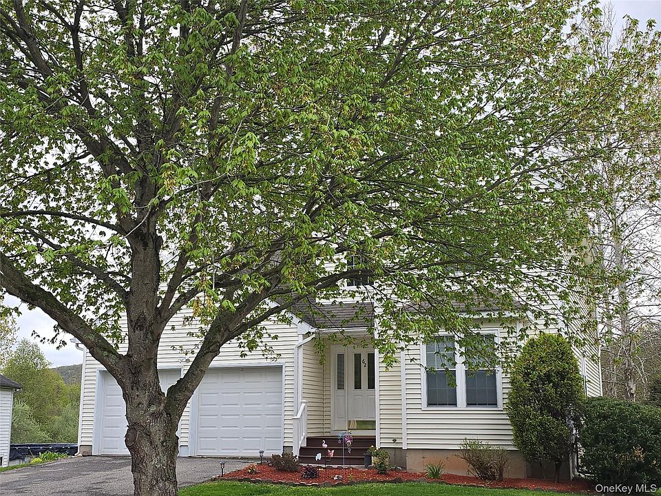 1st image of 62 Meadowbrook Court