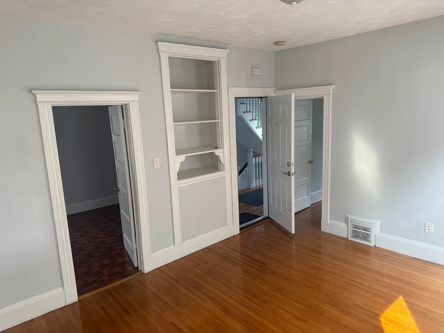 3 bed, 1100 sqft, $2,800 — Photo 2