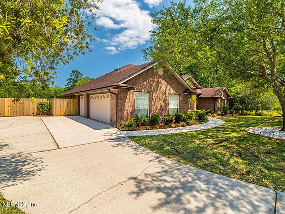 3rd image of 3147 PEPPERTREE Drive