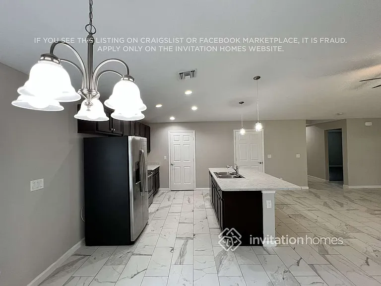 857 SW Sail Ter — Photo 5