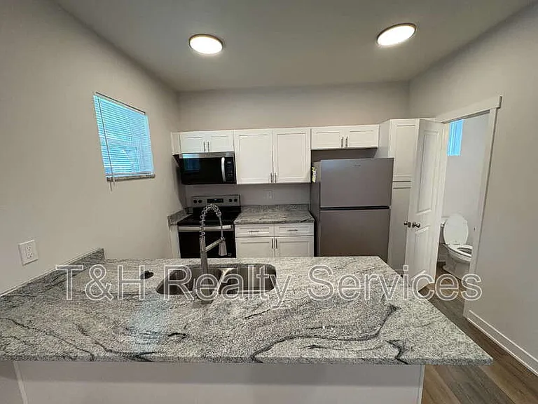 415 N Walcott St #A — Photo 6