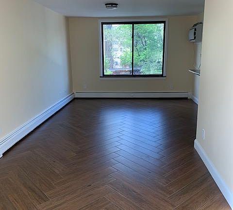 4th image of 758 E 152nd St