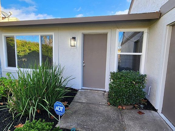 5th image of 1004 Roleen Dr