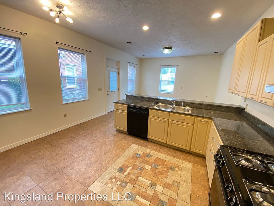 1st image of 817 Allen Ave #B