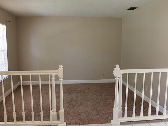 5th image of 813 Scenic Heights Dr