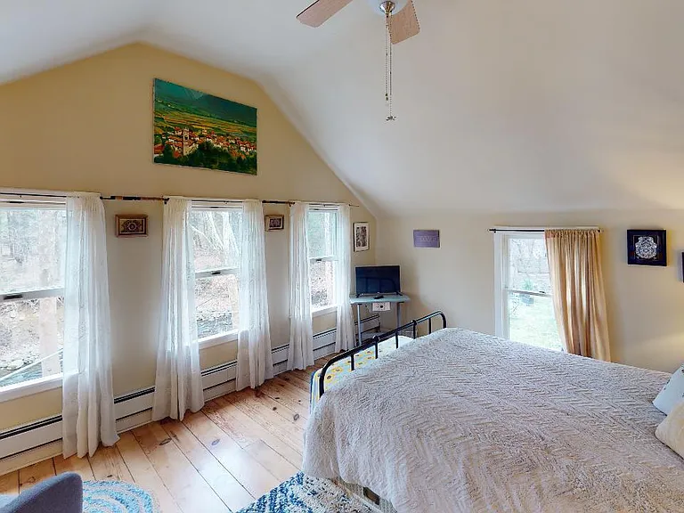 144 Sawkill Ave — Photo 20