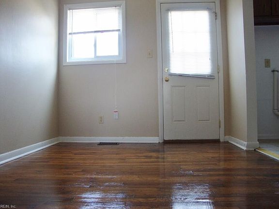 3rd image of 6010 Jefferson Ave APT 6