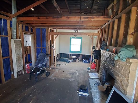 3rd image of 16748 Tracy St