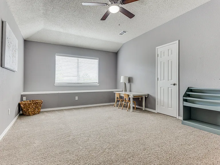 405 Parkshire Dr — Photo 19