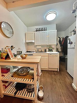 2nd image of 326 E 78th St APT 8