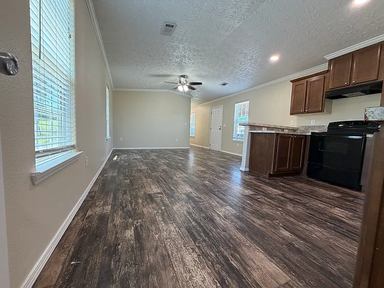 709 N Collins Fwy #213 — Photo 9