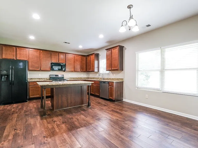 2127 Juniper Ives Ct — Photo 7