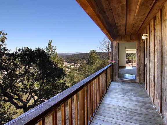 4th image of 695 Whispering Pines Dr