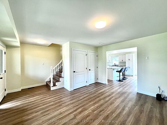 5th image of 716 Russel Ct