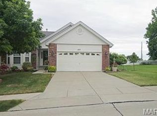 2535 Newpoint Dr, Ballwin, MO 63011