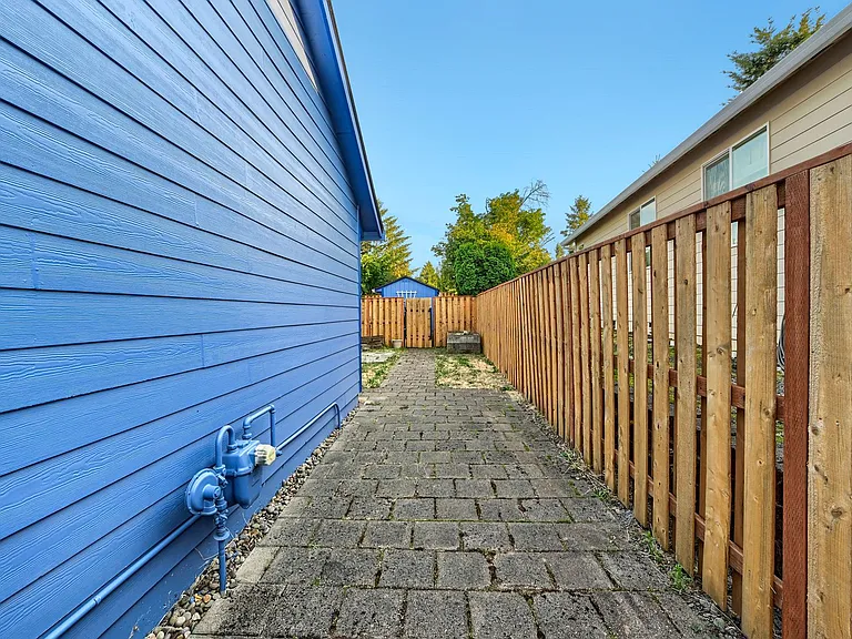 15084 Persimmon Way — Photo 28