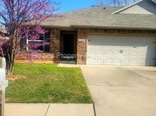 923 W Prairie Wind Way, Mustang, OK 73064