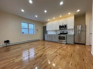 73-50 71st St #1R, Ridgewood, NY 11385