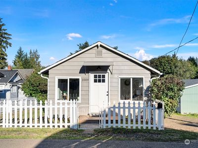 1009 Park Avenue E, Pt Orchard, WA, 98366