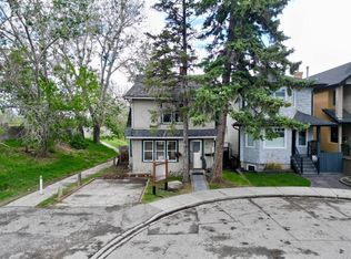 2452 S 28th Ave SW, Calgary, AB T2T1K9