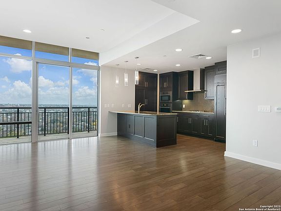 4th image of 4242 BROADWAY #1502