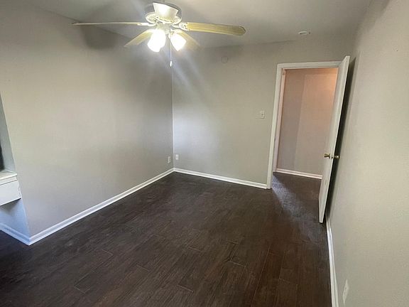 3rd image of 8 Briar Dale Ct APT 6
