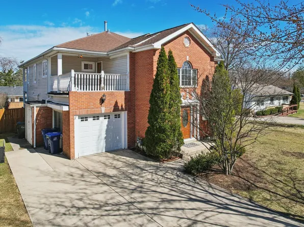 1115 Whitfield Rd, Northbrook, IL 60062