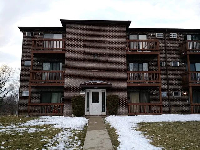 1000 Spruce St APT 3A photo 1