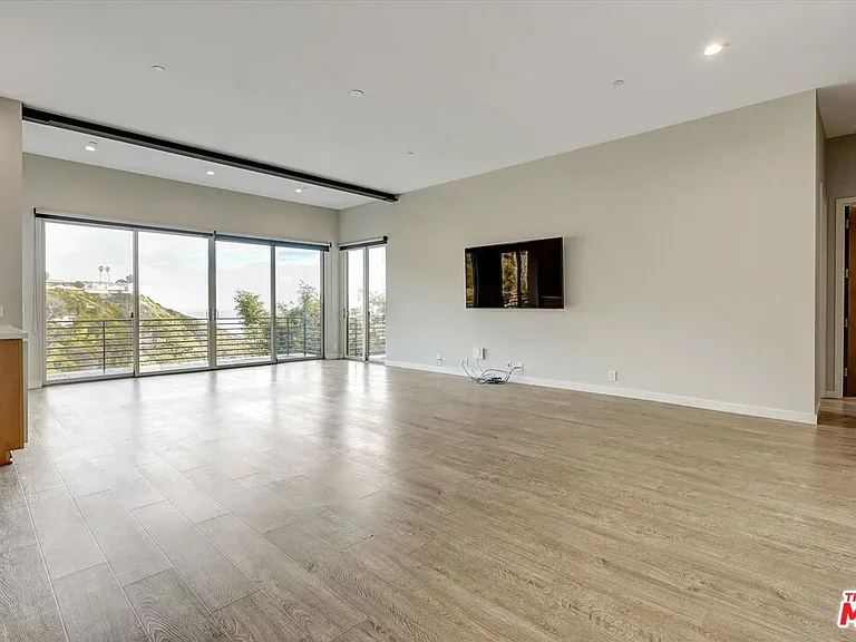 3850 Rambla Orienta — Photo 45