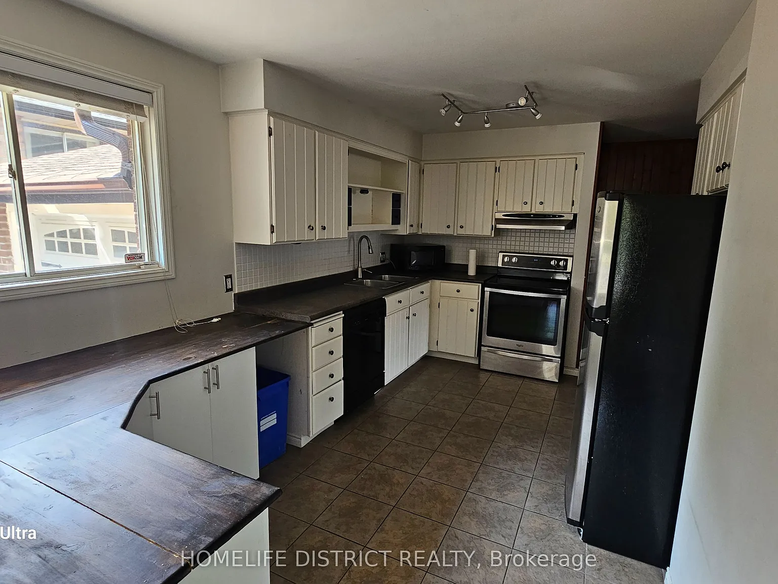 3 bed, $2,400 — Photo 4