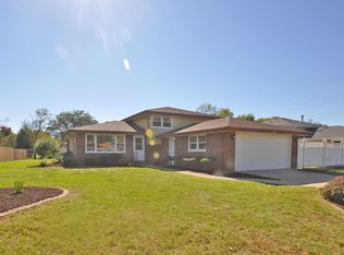 7653 W 105th St, Palos Hills, IL