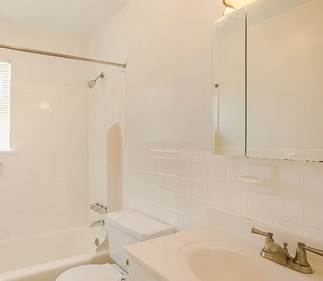 Green Grove Apartments — Photo 11