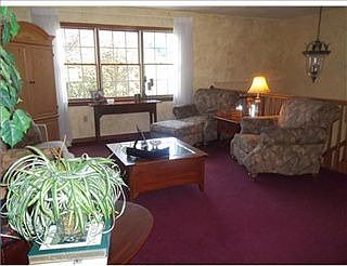 3rd image of 27 Alice Cir