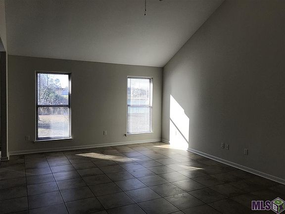 3rd image of 1001 W Huey St