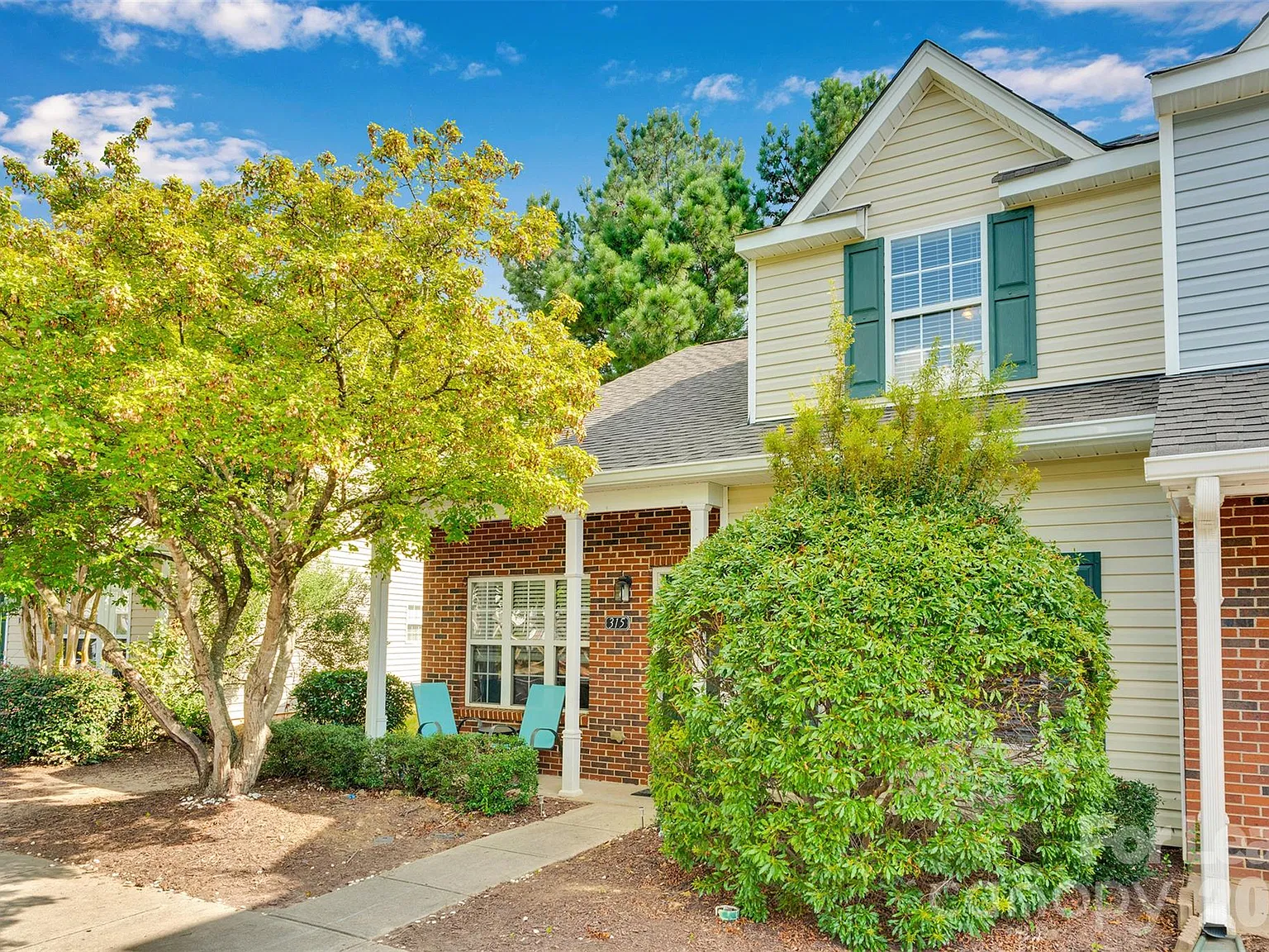3 bed, 2.5 bath, $1,800 — Photo 3