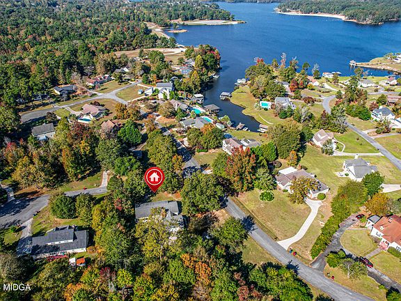 3rd image of 6334 Mansion Dr