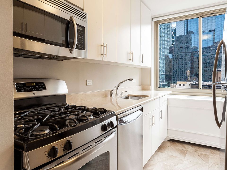 1st image of 30 W 63rd St APT 19H