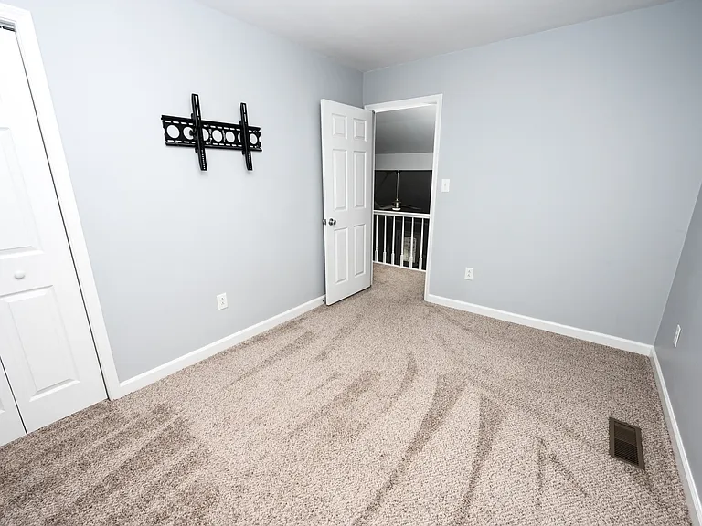 512 Haywood Creek Dr — Photo 25