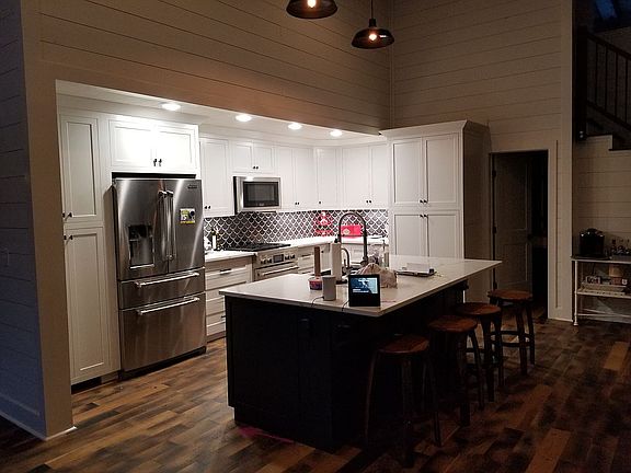 4th image of 216 Walnut Dr