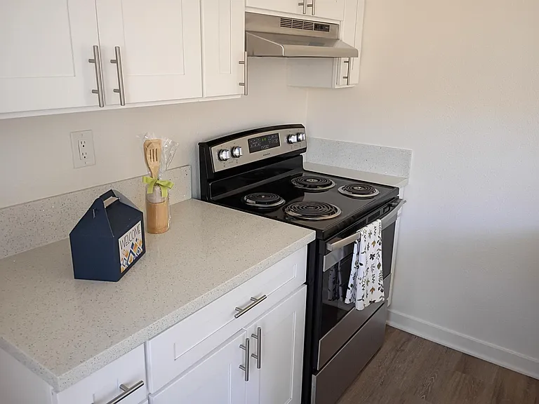 Huntington Garden Apartments — Photo 72