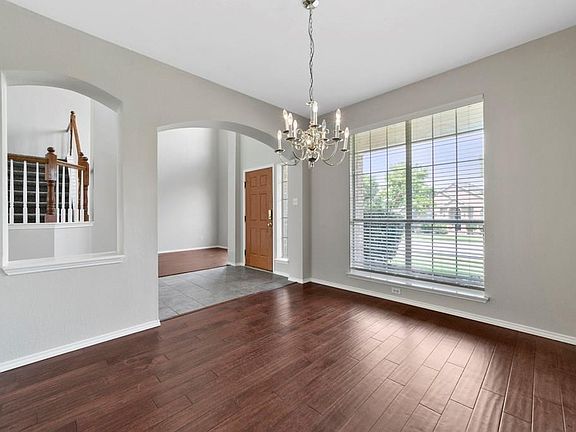 4th image of 5641 Overland Dr