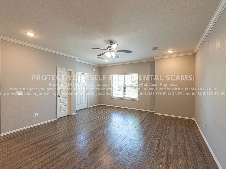 1272 N Corsica Dr — Photo 3