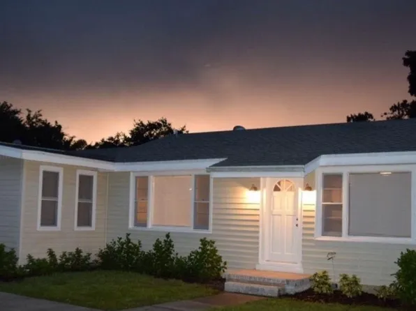 2211 Phillippi St #A, Sarasota, FL 34231