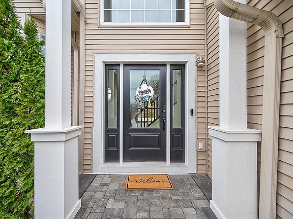 5th image of 13316 Commonwealth Dr