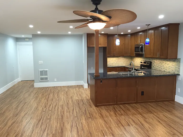 215 Euclid Avenue — Photo 2