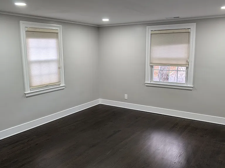 30 Lincoln Ave — Photo 18