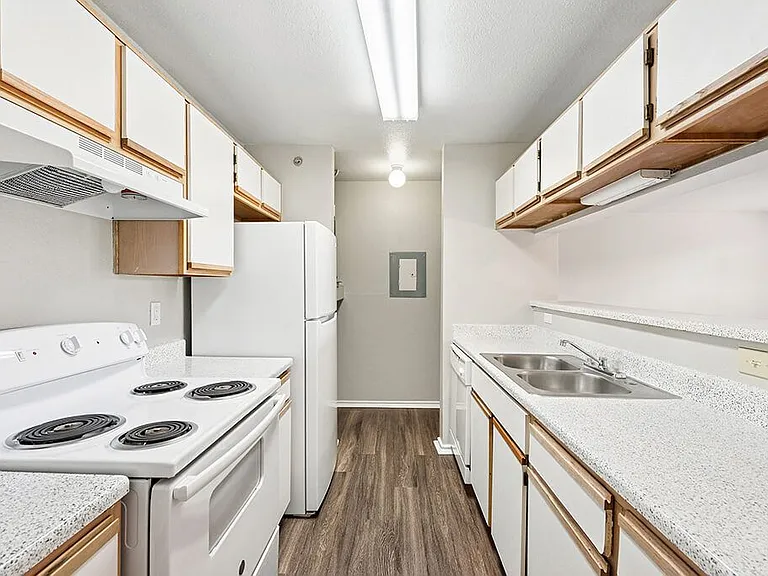 Valley Trails Apartments — Photo 3