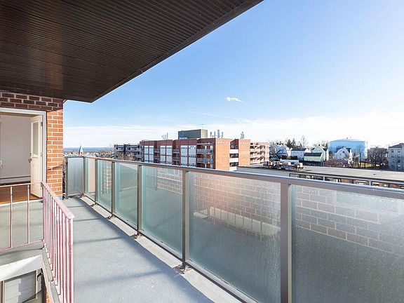 3rd image of 395 Westchester Ave APT 6E